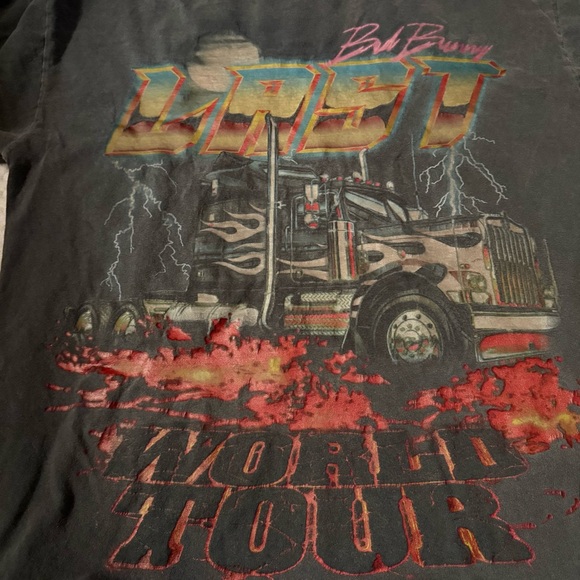 Bad Bunny Ultimo Tour Del Mundo Shirt “Last World Tour” Distressed Faded - Picture 2 of 11